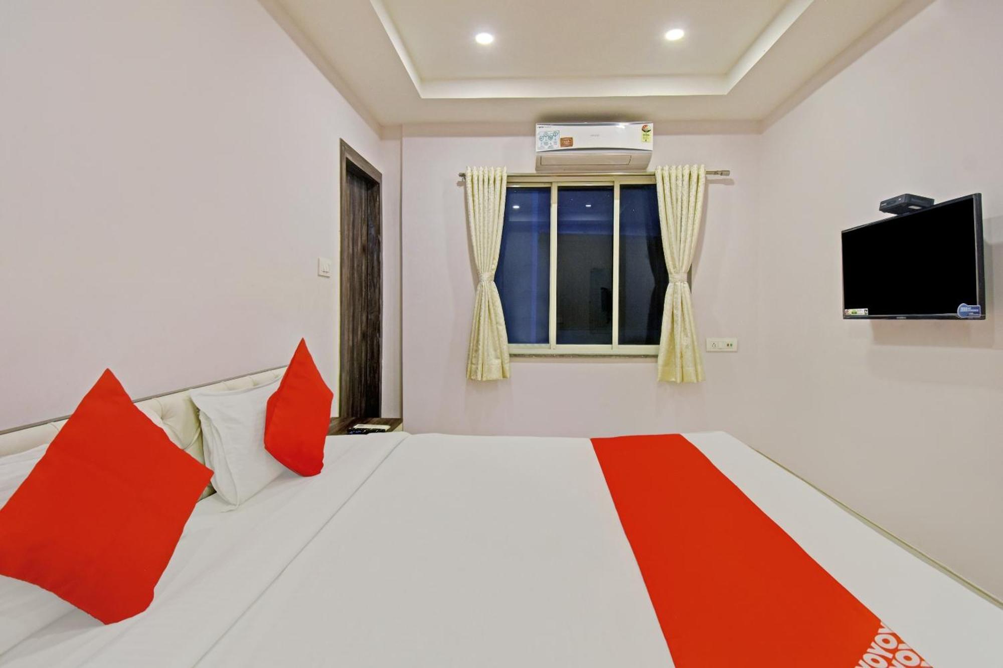 Hotel O Newtown Galaxy Panchuria Exterior photo